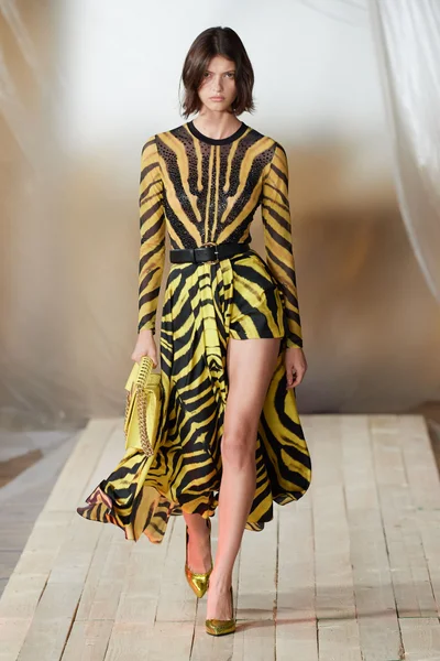 Look 27